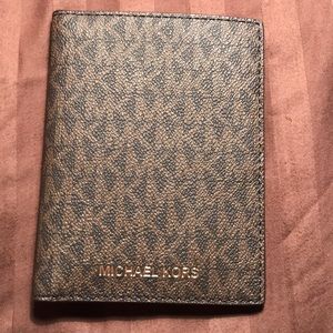 Michael Kors Bedford travel passport wallet